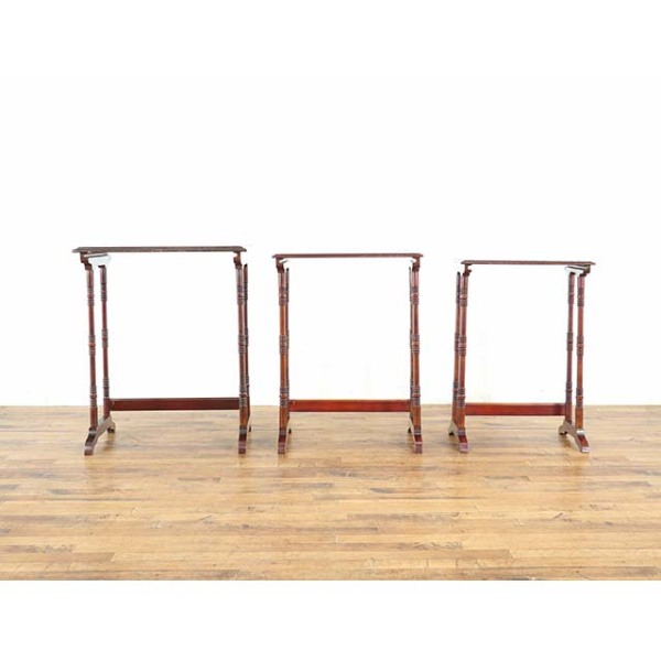 イギリスアンティーク　ネストテーブル　　マホガニーお値下げ‼️ 1930年頃 マホガニー材 イギリス アンティーク・ネストテーブル