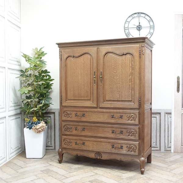 �A���e�B�[�N�E�L���r�l�b�g