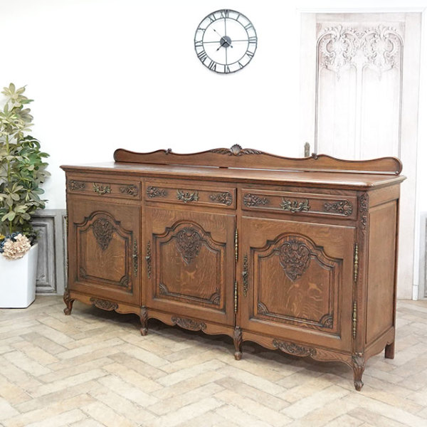 �A���e�B�[�N�E�T�C�h�{�[�h