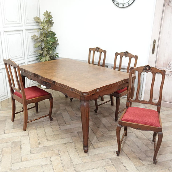 �A���e�B�[�N�E�e�[�u���A�`�F�A�Z�b�g