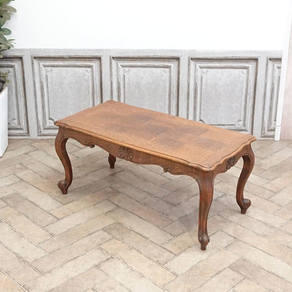 �A���e�B�[�N�E�T�C�h�e�[�u��