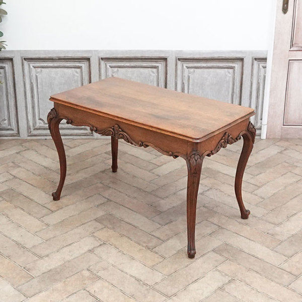 �A���e�B�[�N�E�T�C�h�e�[�u��