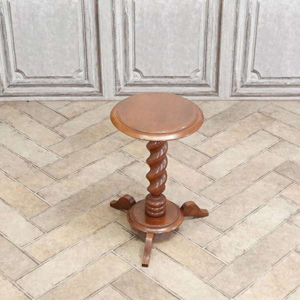 �A���e�B�[�N�E�v�����c�X�^���h