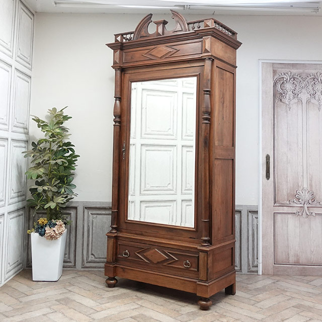 1900年頃 ウォールナット材 フランス アンティーク・ワードローブ