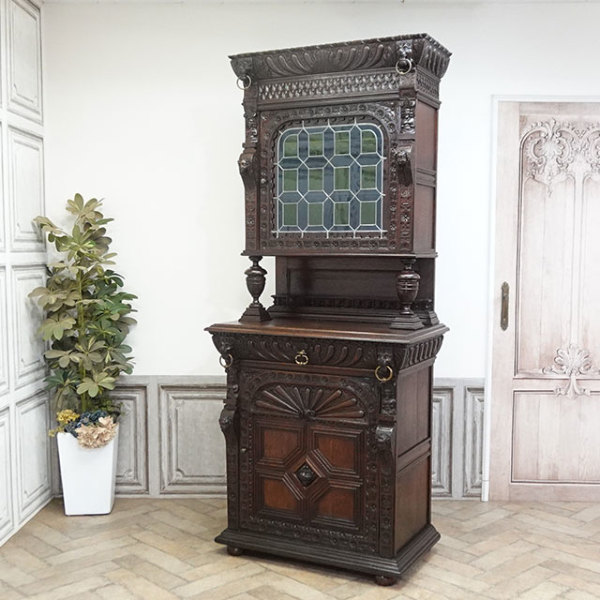 �A���e�B�[�N�E�L���r�l�b�g