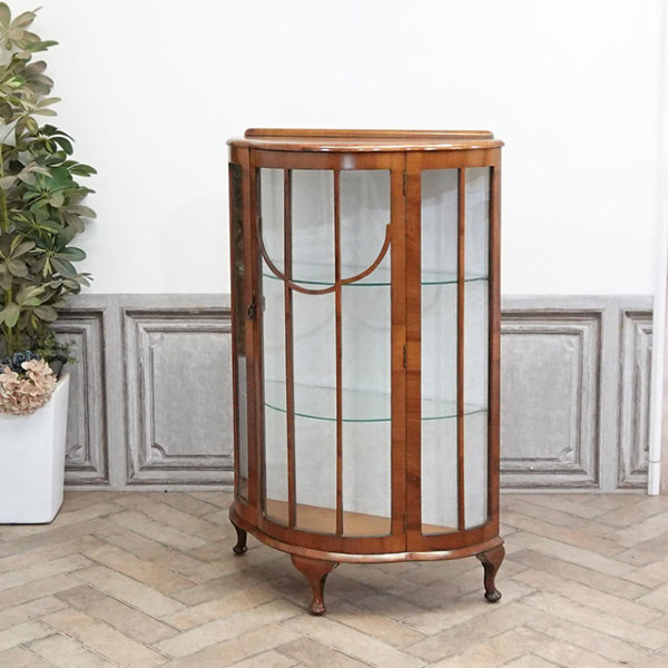 �A���e�B�[�N�E�V���[�P�[�X