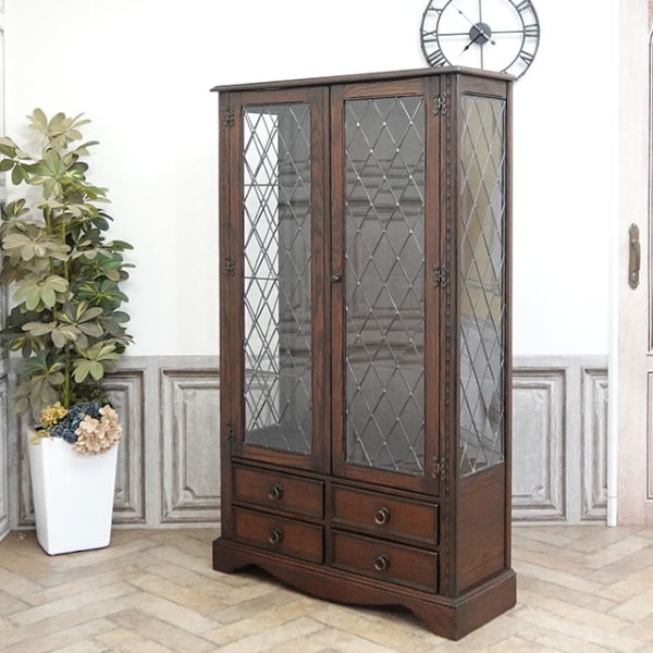 �A���e�B�[�N�E�L���r�l�b�g