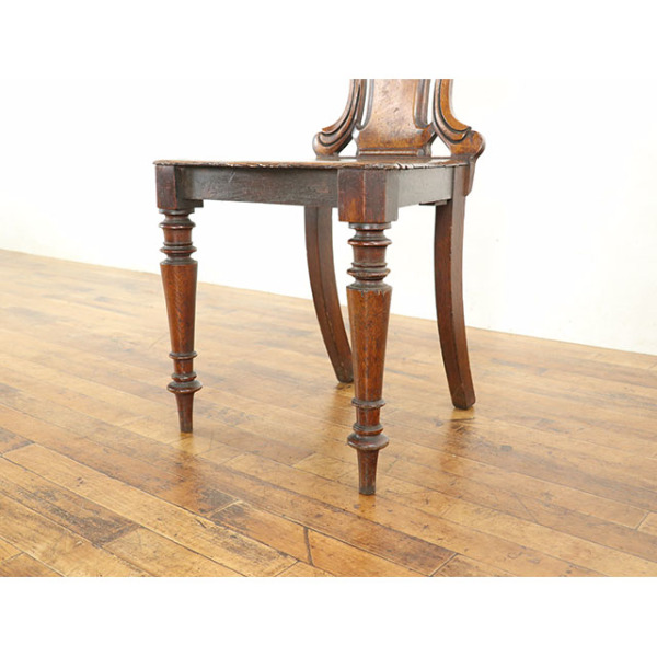 イギリス.アンティーク 家具 イギリスのアンティーク家具、美しいタイルとミラーが付いた