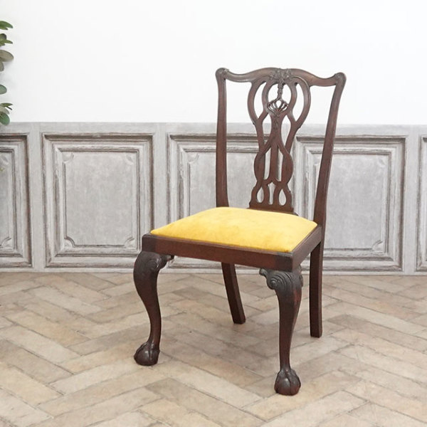 �A���e�B�[�N�E�`�F�A