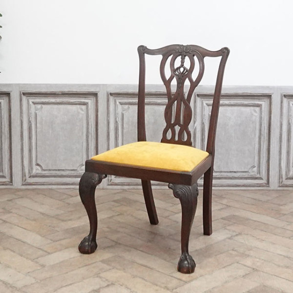 �A���e�B�[�N�E�`�F�A