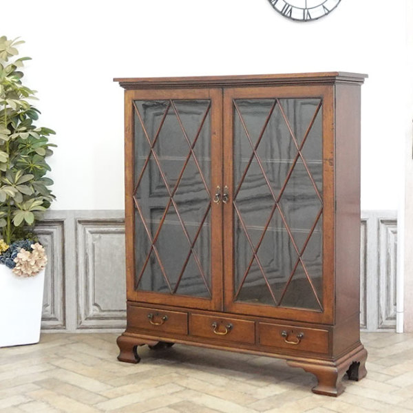 �A���e�B�[�N�E�u�b�N�P�[�X