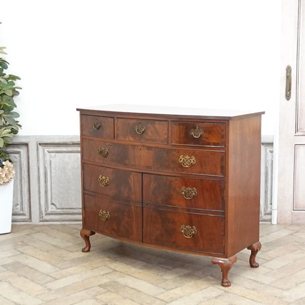 �A���e�B�[�N�E�L���r�l�b�g