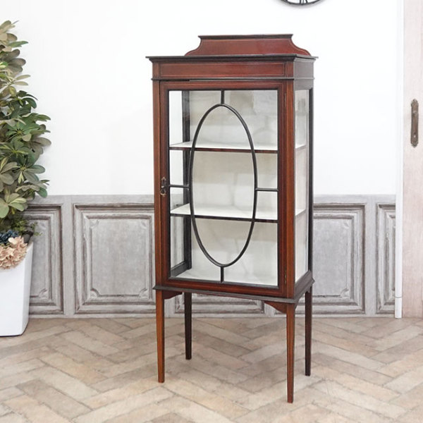 �A���e�B�[�N�E�V���[�P�[�X