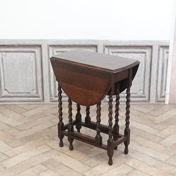 �A���e�B�[�N�E�e�[�u��