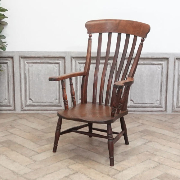 �A���e�B�[�N�E�`�F�A