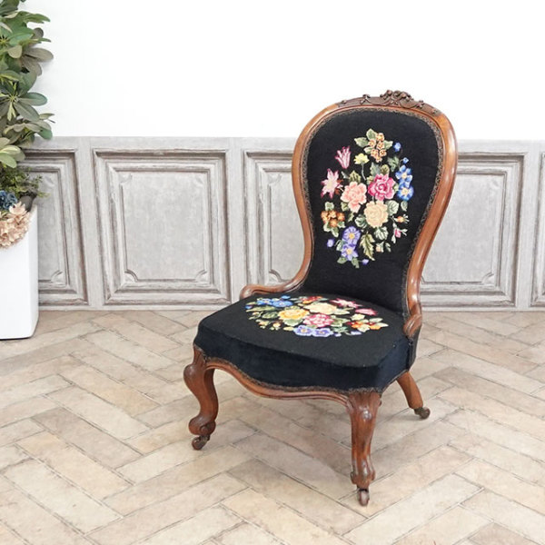 �A���e�B�[�N�E�`�F�A