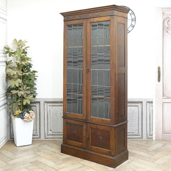 �A���e�B�[�N�E�u�b�N�P�[�X