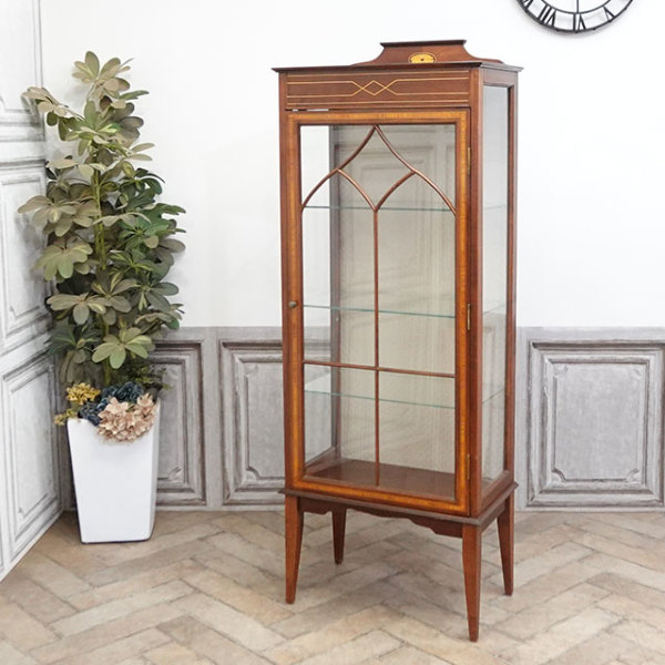 �A���e�B�[�N�E�V���[�P�[�X