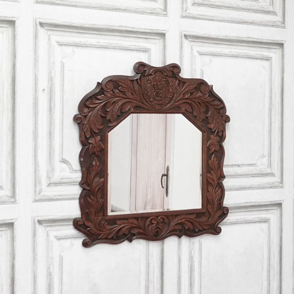 �A���e�B�[�N�E�~���[