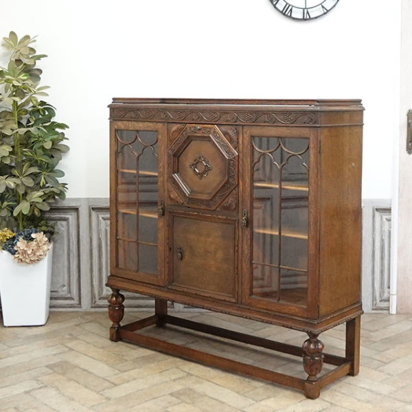 �A���e�B�[�N�E�u�b�N�P�[�X