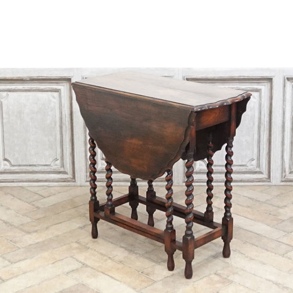 �A���e�B�[�N�E�T�C�h�e�[�u��