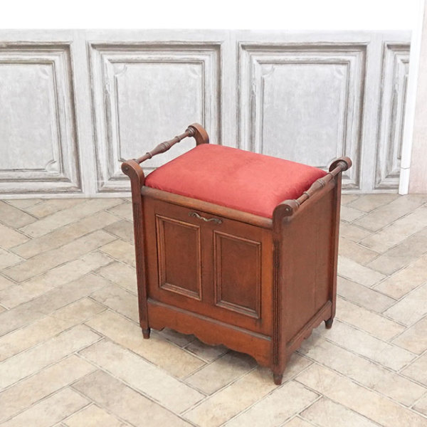 �A���e�B�[�N�E�`�F�A