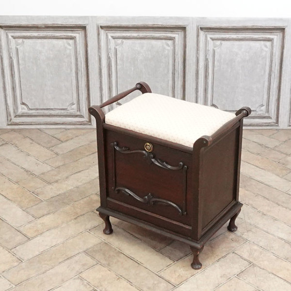 �A���e�B�[�N�E�`�F�A