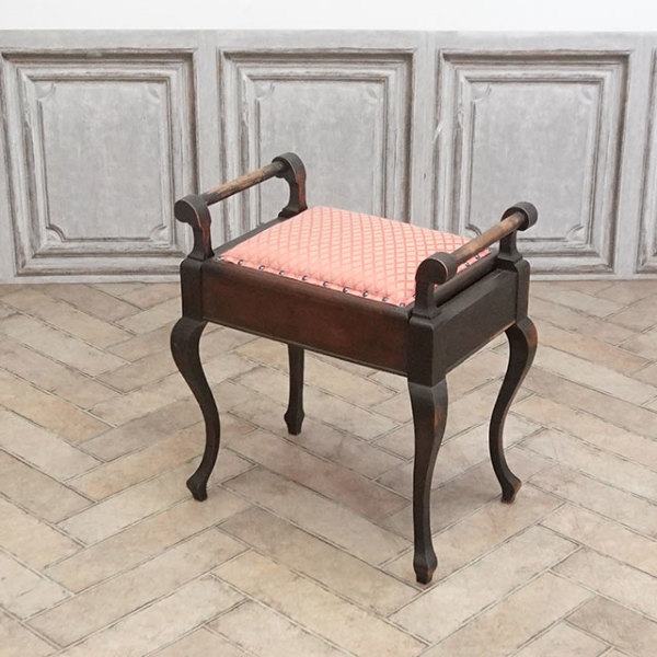 �A���e�B�[�N�E�`�F�A