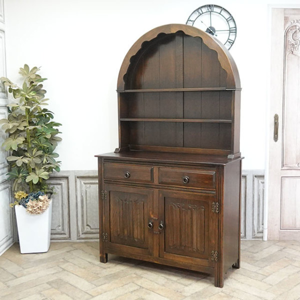 �A���e�B�[�N�E�E�F���V���h���b�T�[