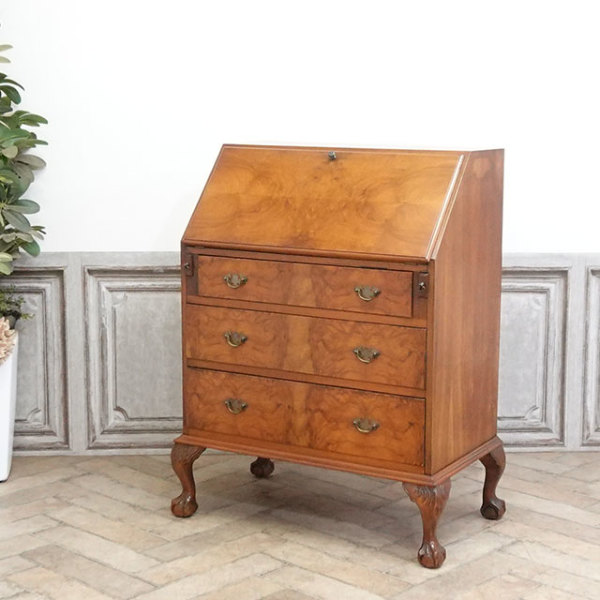 �A���e�B�[�N�E�r���[���[