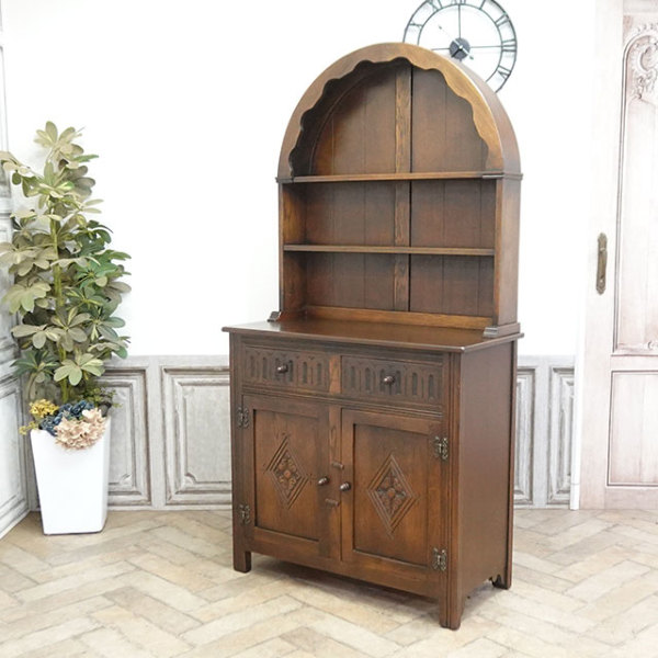 �A���e�B�[�N�E�E�F���V���h���b�T�[