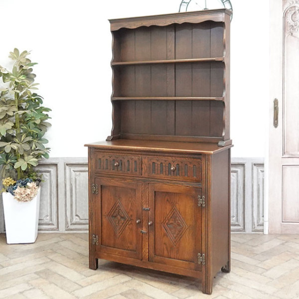 �A���e�B�[�N�E�L���r�l�b�g