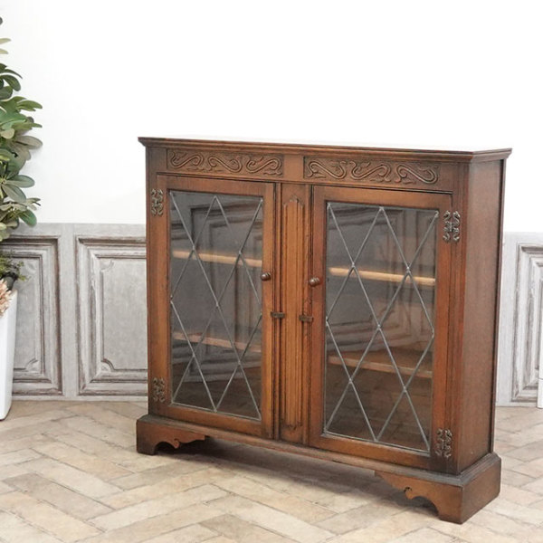 �A���e�B�[�N�E�u�b�N�P�[�X