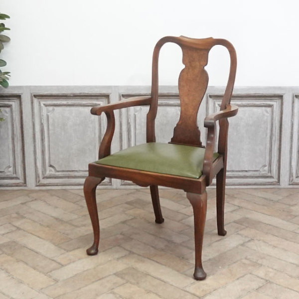 �A���e�B�[�N�E�`�F�A