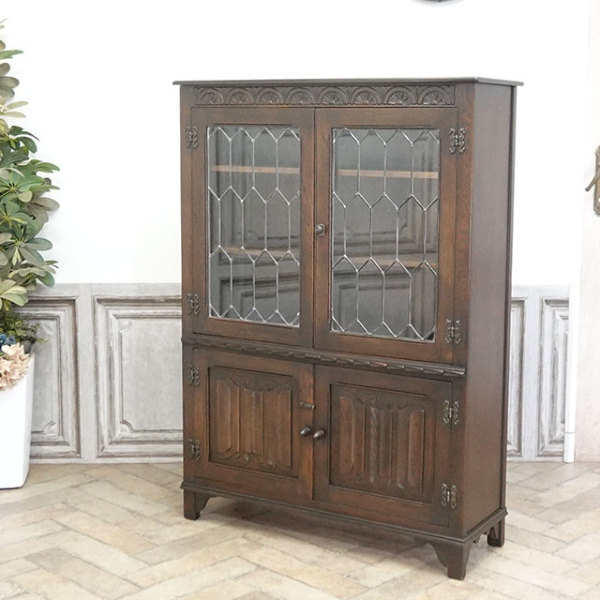 �A���e�B�[�N�E�u�b�N�P�[�X