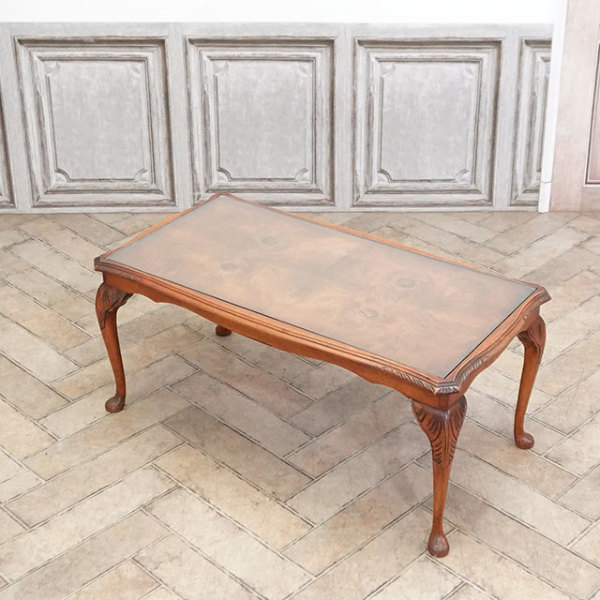 �A���e�B�[�N�E�T�C�h�e�[�u��