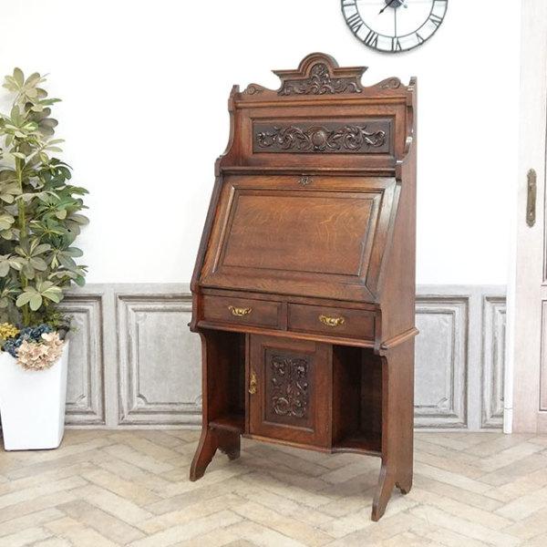 �A���e�B�[�N�E�r���[���[