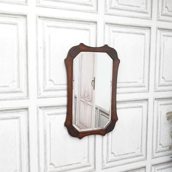 �A���e�B�[�N�E�~���[