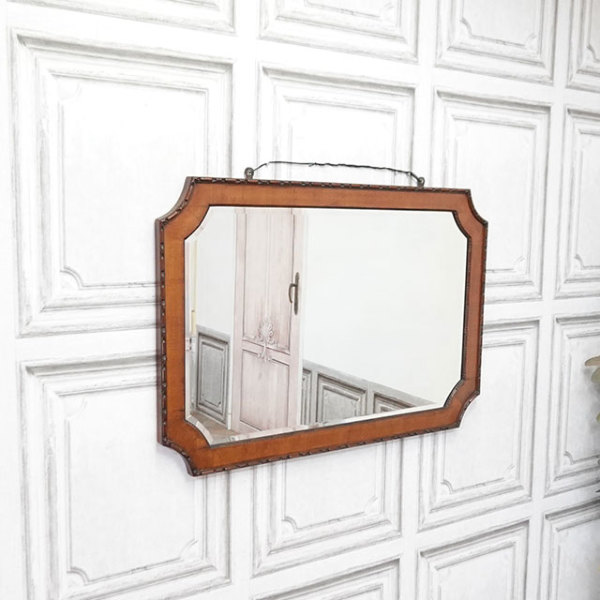 �A���e�B�[�N�E�~���[