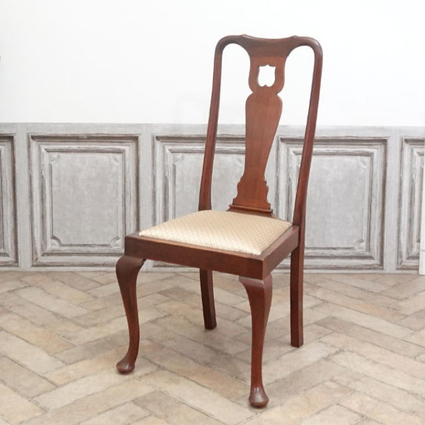 �A���e�B�[�N�E�`�F�A