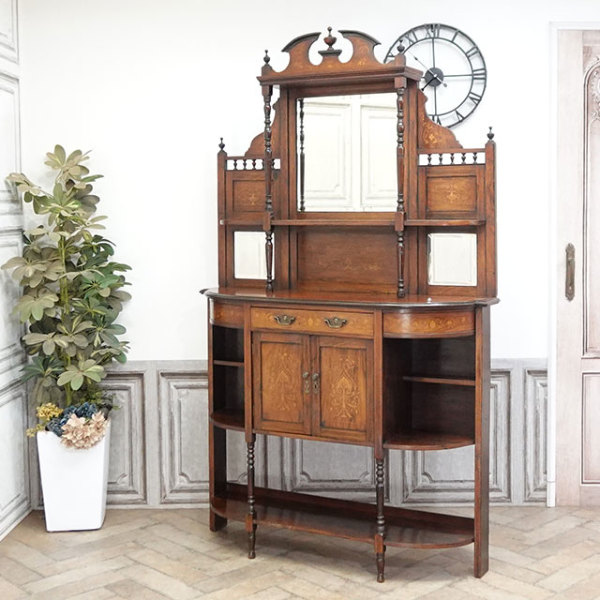 �A���e�B�[�N�E�L���r�l�b�g