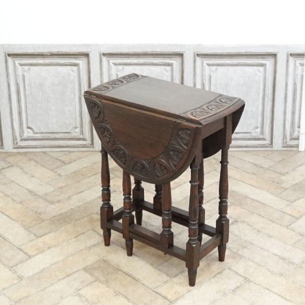 �A���e�B�[�N�E�e�[�u��