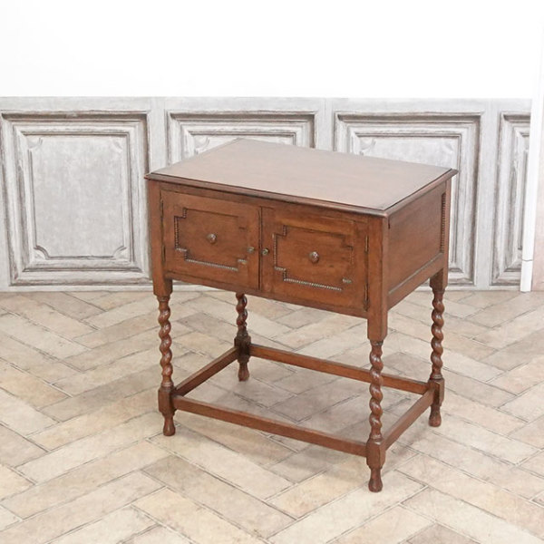 �A���e�B�[�N�E�L���r�l�b�g