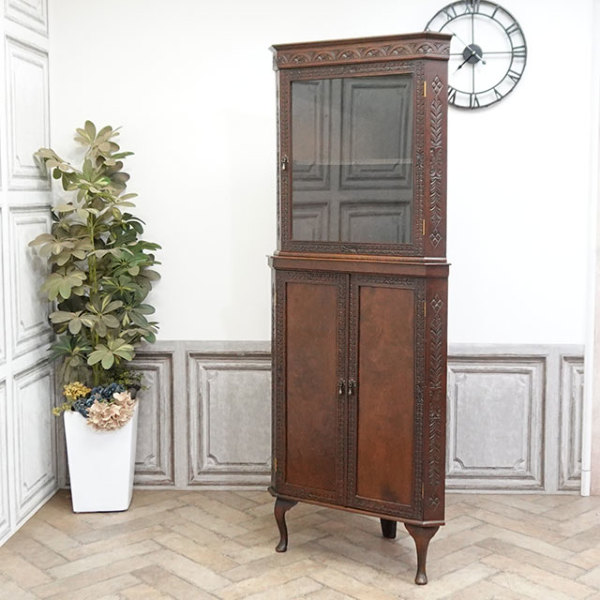 �A���e�B�[�N�E�L���r�l�b�g