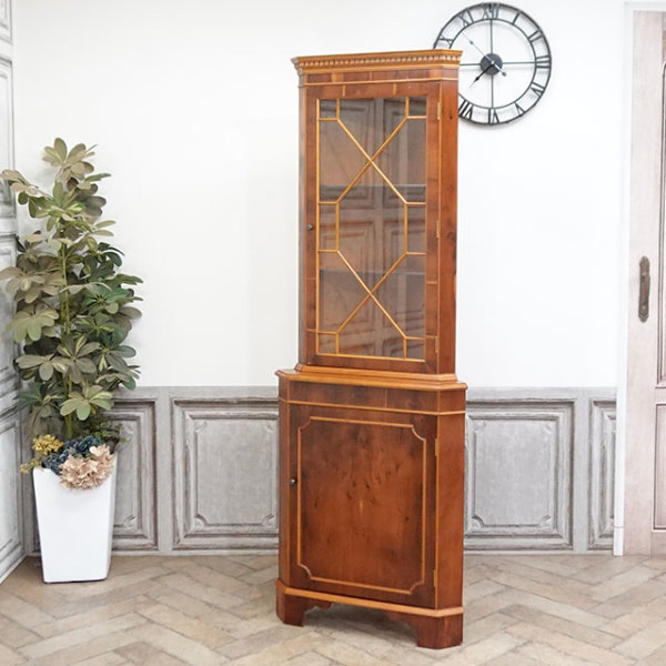 �A���e�B�[�N�E�L���r�l�b�g