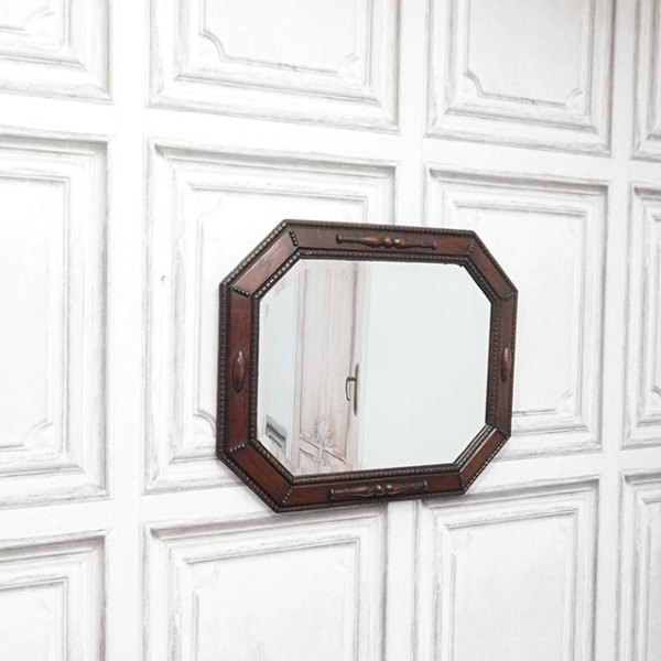 �A���e�B�[�N�E�~���[