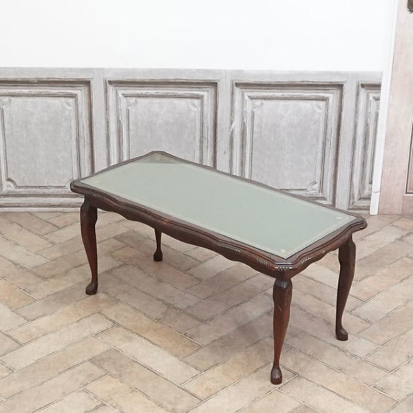 �A���e�B�[�N�E�T�C�h�e�[�u��