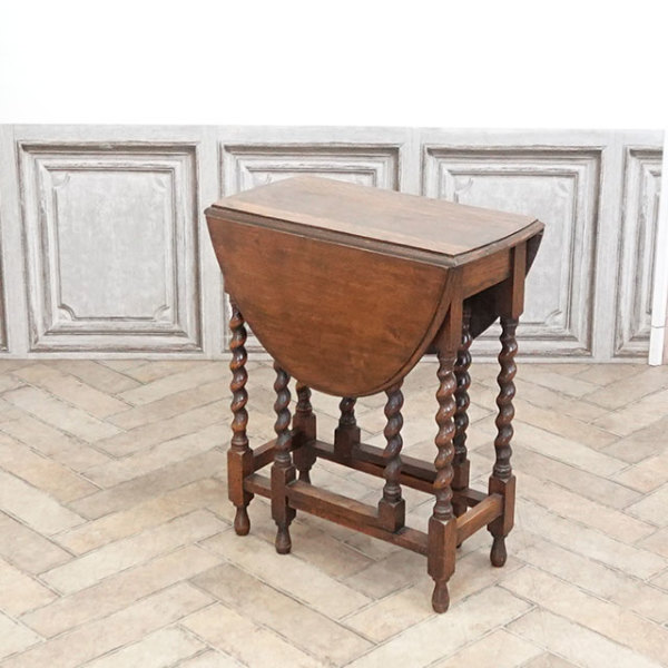 �A���e�B�[�N�E�e�[�u��