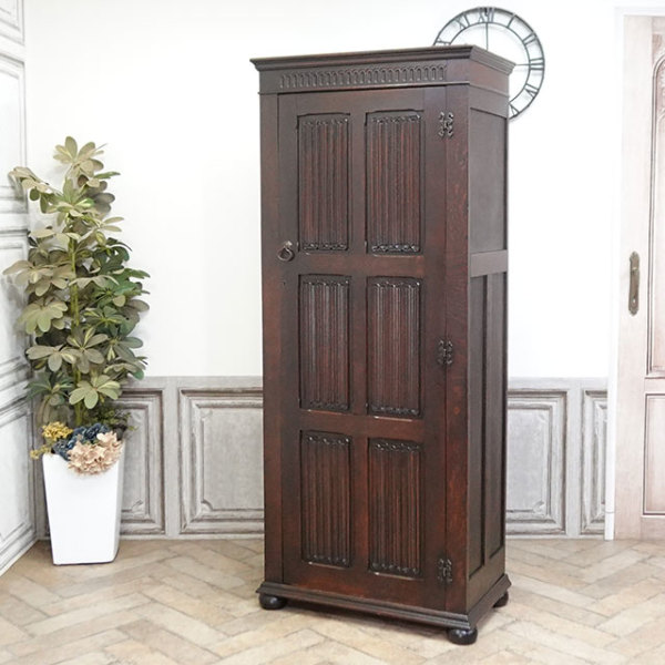 �A���e�B�[�N�E���[�h���[�u