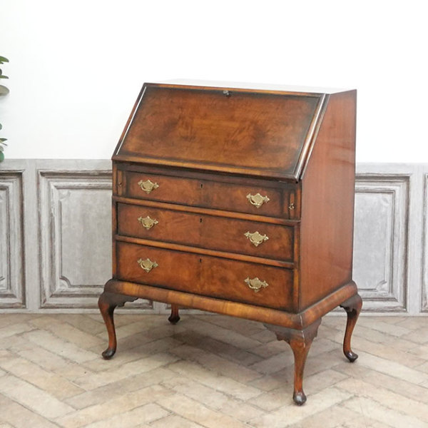 �A���e�B�[�N�E�r���[���[